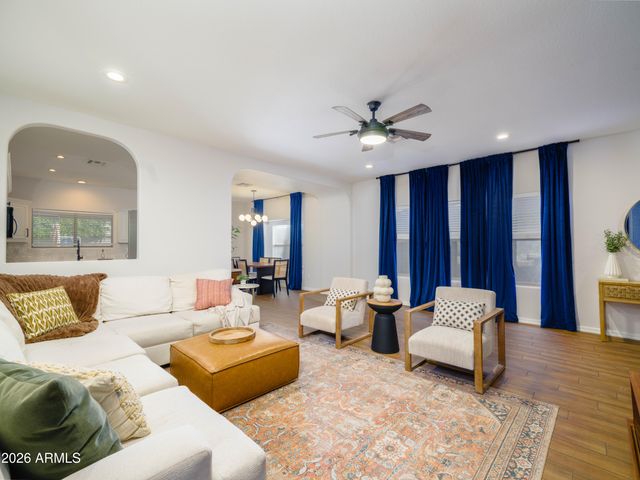 4112 E TETHER Trail, Phoenix, AZ 85050