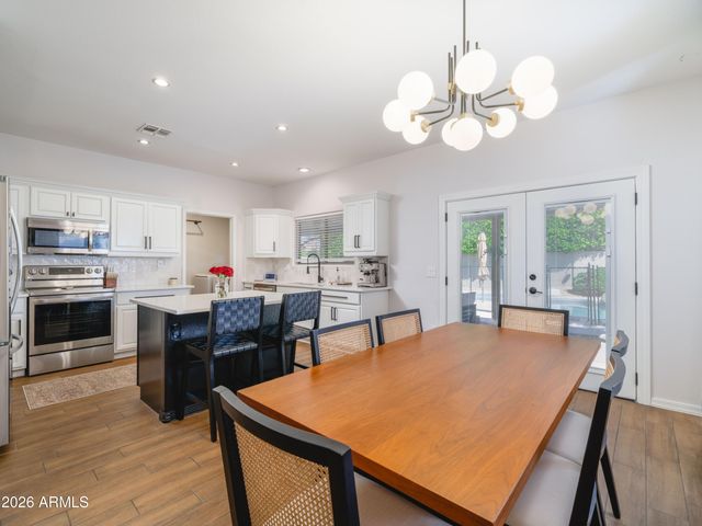 4112 E TETHER Trail, Phoenix, AZ 85050