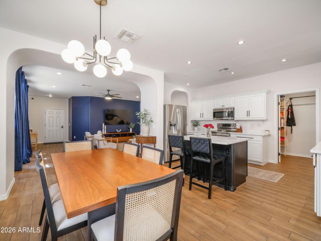 4112 E TETHER Trail, Phoenix, AZ 85050