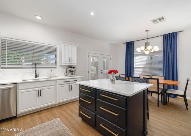4112 E TETHER Trail, Phoenix, AZ 85050