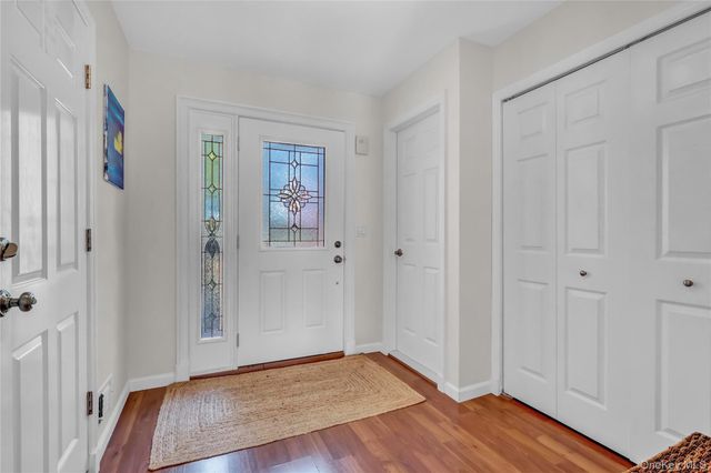 113 Erin Lane, East Setauket, NY 11733
