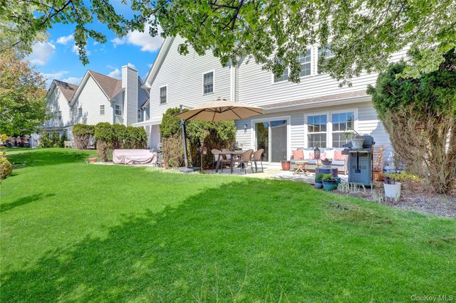 113 Erin Lane, East Setauket, NY 11733