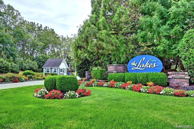 113 Erin Lane, East Setauket, NY 11733