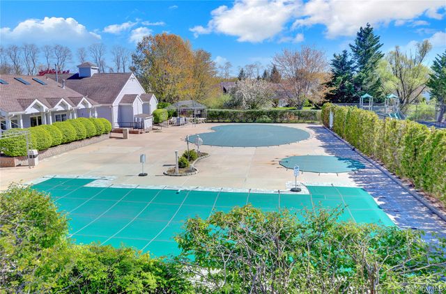 113 Erin Lane, East Setauket, NY 11733