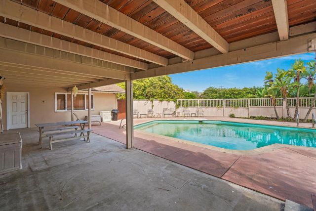 6401 La Jolla Scenic Dr S, La Jolla, CA 92037