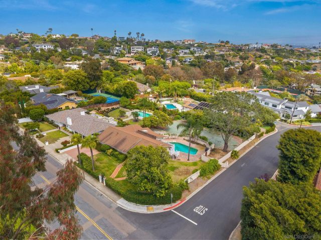 6401 La Jolla Scenic Dr S, La Jolla, CA 92037