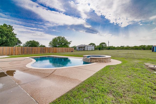 9512 Carson Ranch Road, Crowley, TX 76036