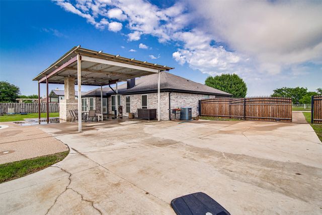9512 Carson Ranch Road, Crowley, TX 76036