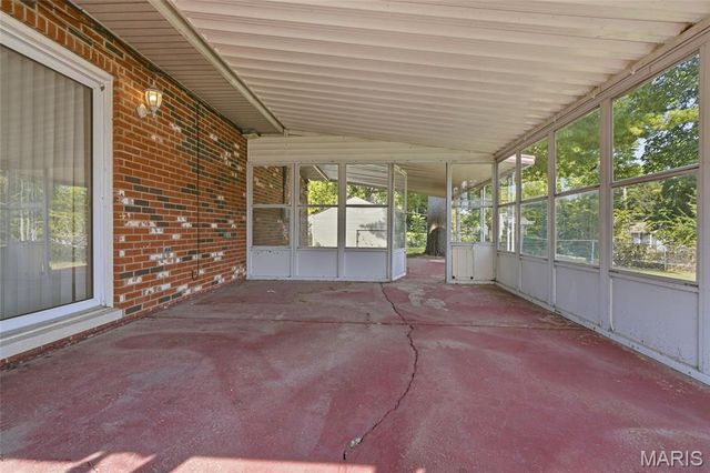 8 Monticello Place, Fairview Heights, IL 62208