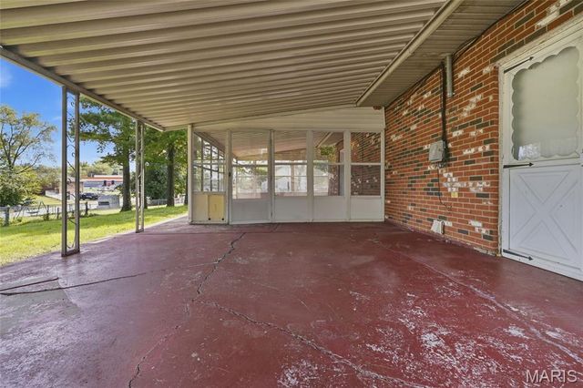 8 Monticello Place, Fairview Heights, IL 62208