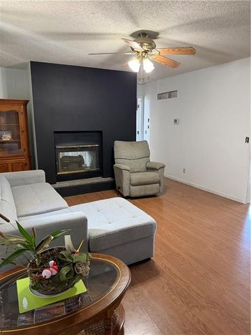 905 Paradise Lane, Smithville, MO 64089