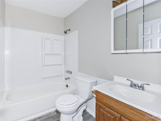 147 W Wickliffe Avenue, Collinsville, IL 62234