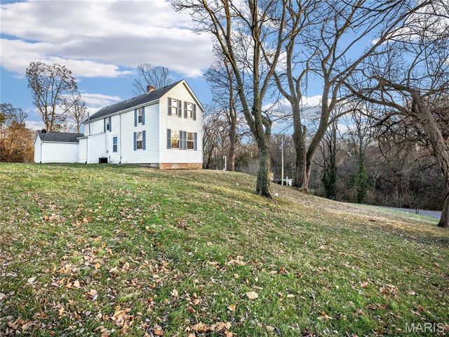 147 W Wickliffe Avenue, Collinsville, IL 62234