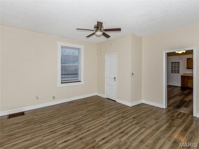 147 W Wickliffe Avenue, Collinsville, IL 62234