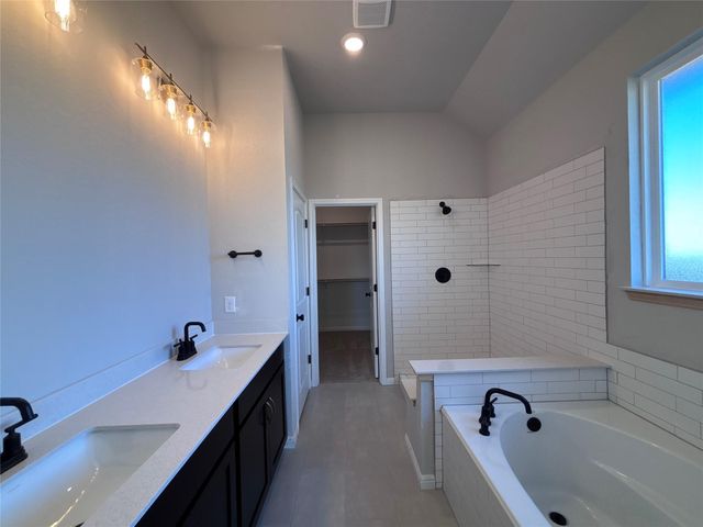 145 Coleto TRL, Bastrop, TX 78602