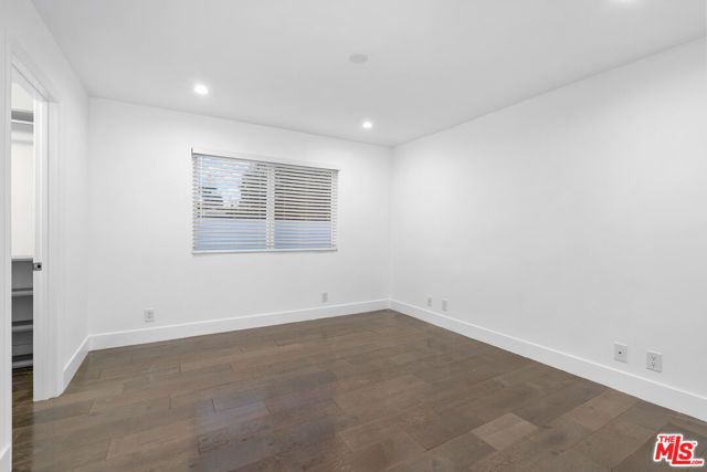 22904 Calvert Street, Los Angeles, CA 91367