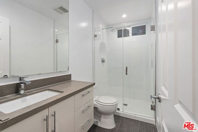 22904 Calvert Street, Los Angeles, CA 91367