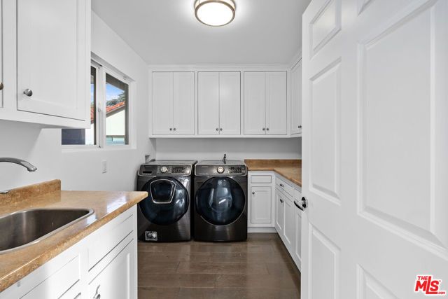 22904 Calvert Street, Los Angeles, CA 91367