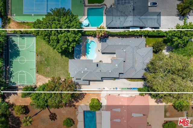 22904 Calvert Street, Los Angeles, CA 91367