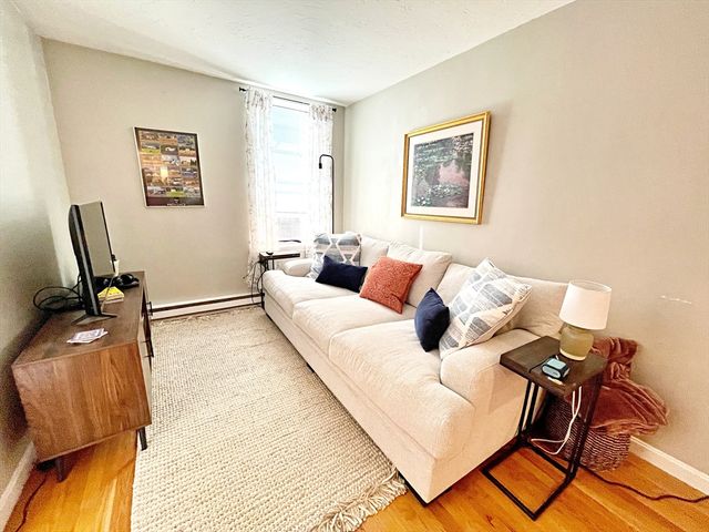 160 Cottage St 302, Boston, MA 02128