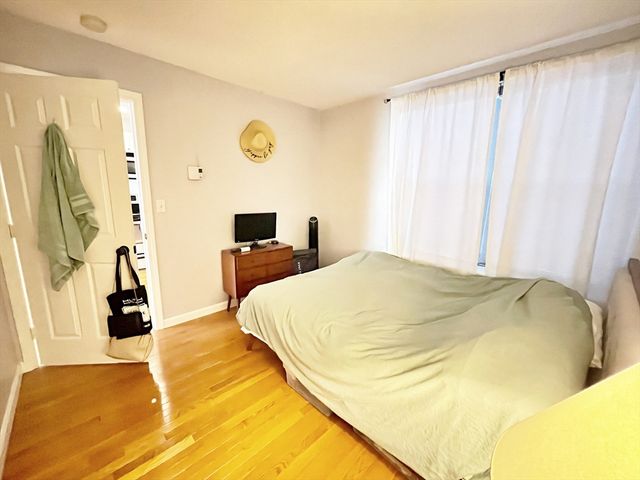 160 Cottage St 302, Boston, MA 02128