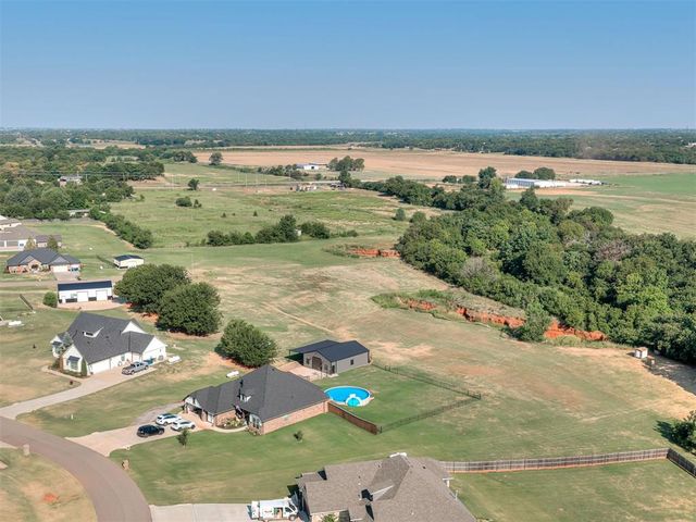 3942 Bluestem Circle, Blanchard, OK 73010
