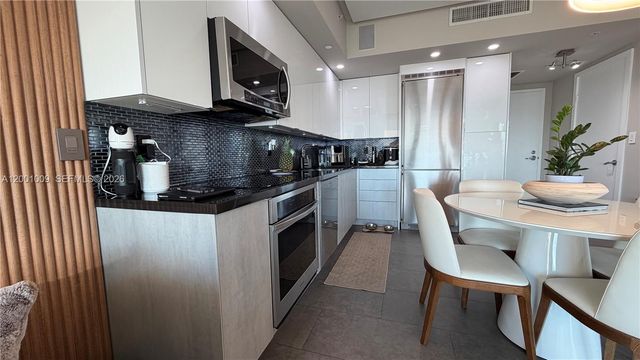 92 SW 3rd St 3607, Miami, FL 33130