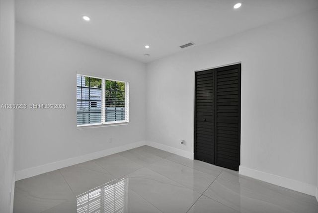 570 NW 48th St B, Miami, FL 33127