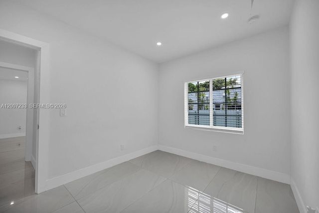 570 NW 48th St B, Miami, FL 33127