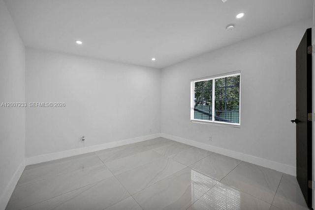 570 NW 48th St B, Miami, FL 33127