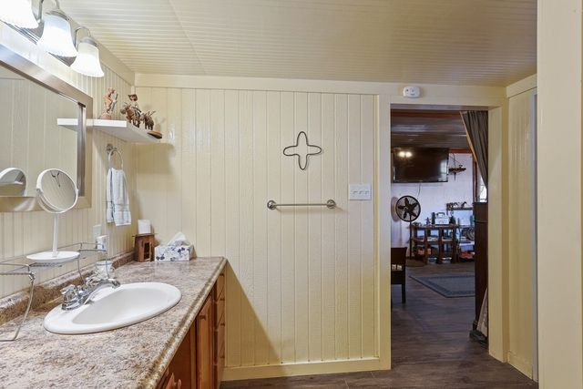 708 N Ave K, Marathon, TX 79842