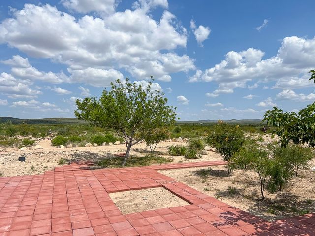 708 N Ave K, Marathon, TX 79842