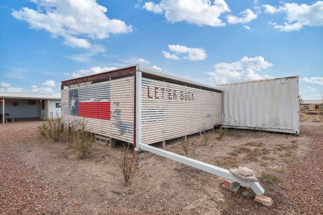 708 N Ave K, Marathon, TX 79842