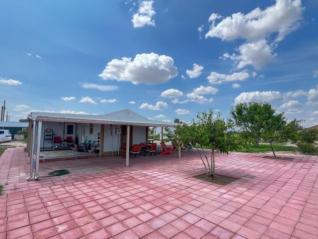 708 N Ave K, Marathon, TX 79842