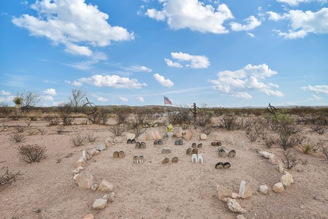 708 N Ave K, Marathon, TX 79842