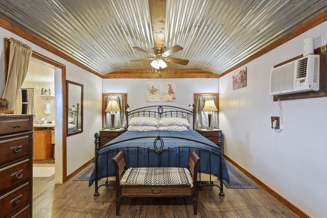 708 N Ave K, Marathon, TX 79842