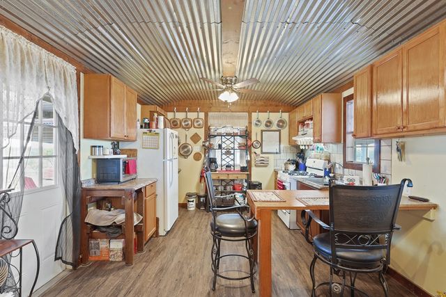 708 N Ave K, Marathon, TX 79842