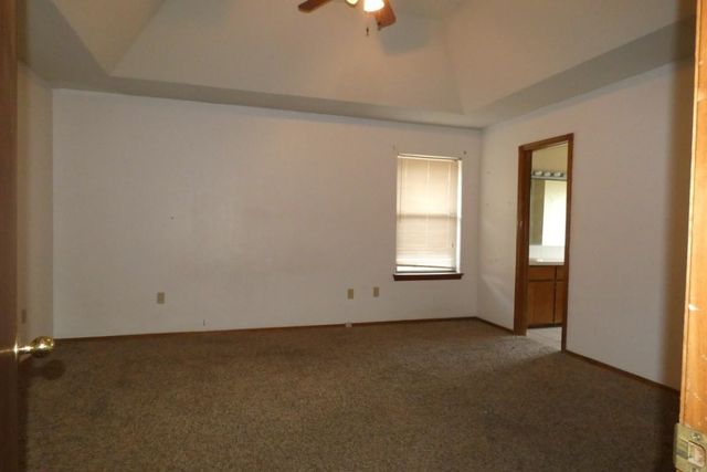 4410 SW Parkway Dr, Lawton, OK 73505