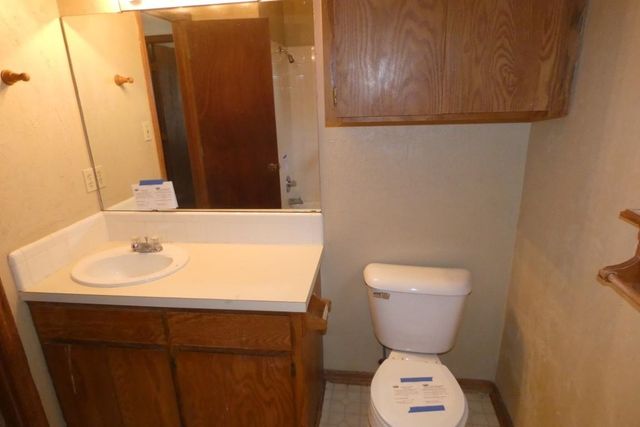 4410 SW Parkway Dr, Lawton, OK 73505