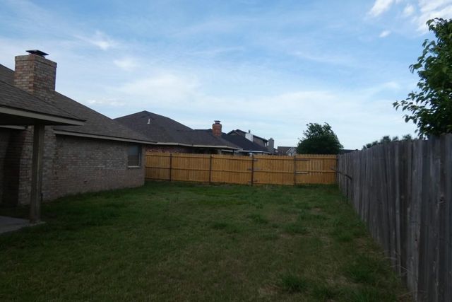 4410 SW Parkway Dr, Lawton, OK 73505