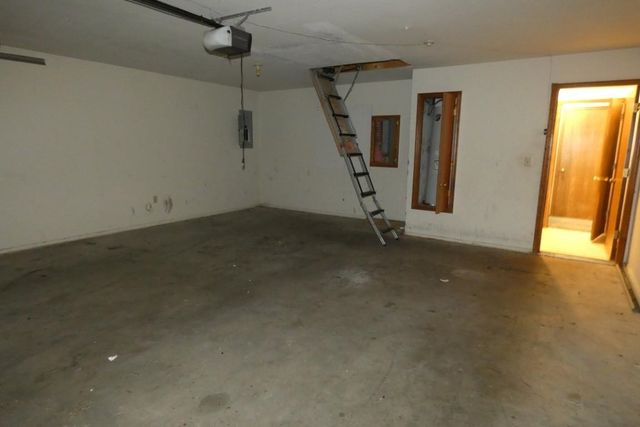 4410 SW Parkway Dr, Lawton, OK 73505