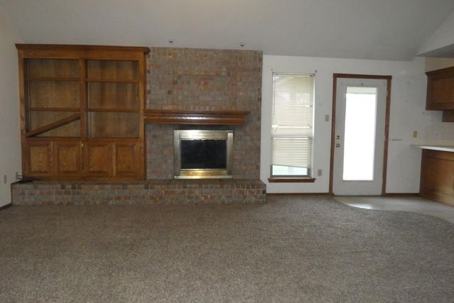 4410 SW Parkway Dr, Lawton, OK 73505