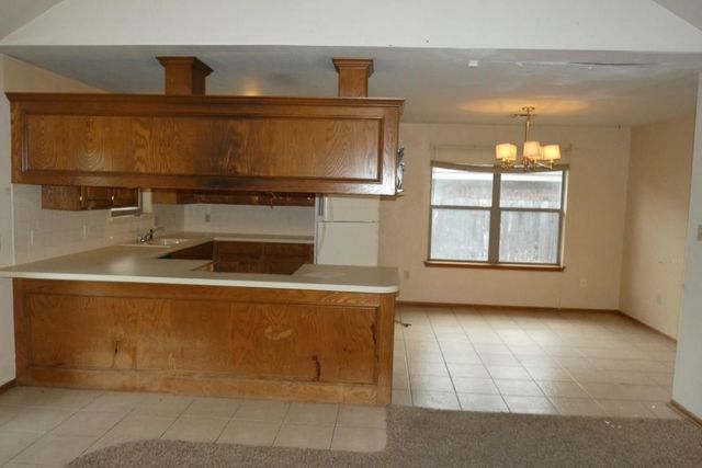4410 SW Parkway Dr, Lawton, OK 73505