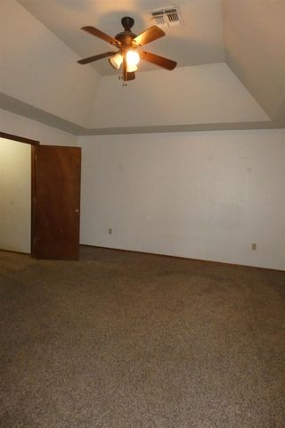 4410 SW Parkway Dr, Lawton, OK 73505