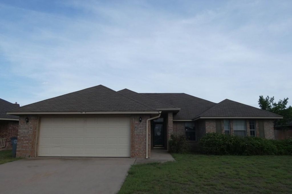 4410 SW Parkway Dr, Lawton, OK 73505