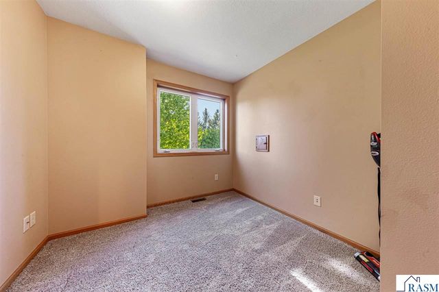 227 Woodhaven Lane, Mankato, MN 56001