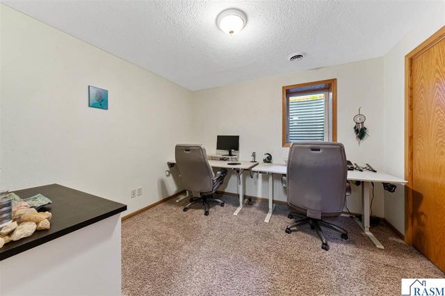227 Woodhaven Lane, Mankato, MN 56001