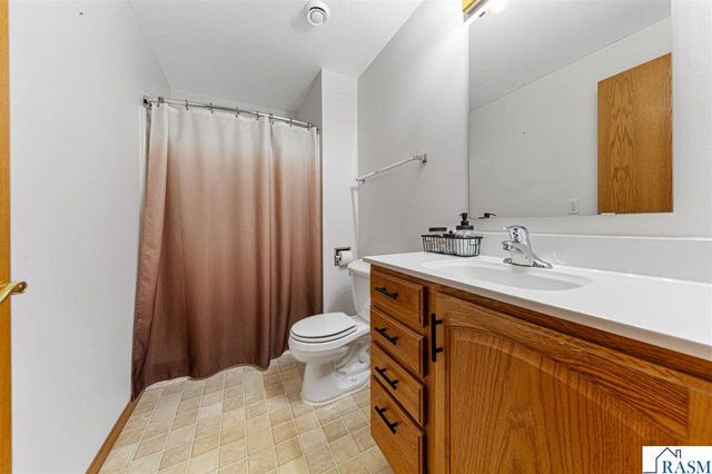 227 Woodhaven Lane, Mankato, MN 56001
