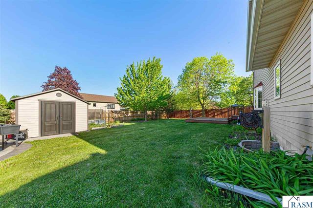 227 Woodhaven Lane, Mankato, MN 56001