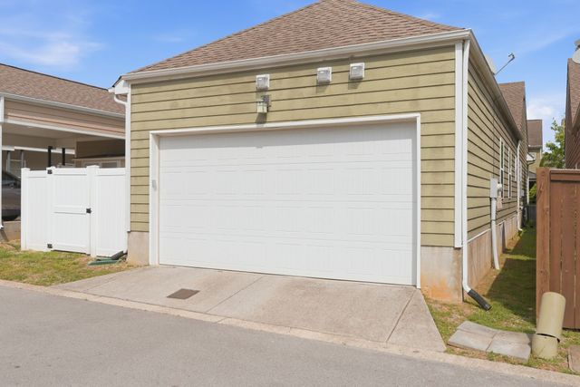 3005 Bienville Dr, Smyrna, TN 37167